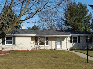 703 Madison Dr, Delavan, WI 53115