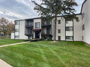 Washington Place Apartments, Clinton Township, MI 48035
