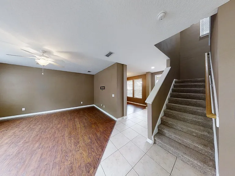 15695 Lexington Park Blvd — Photo 29