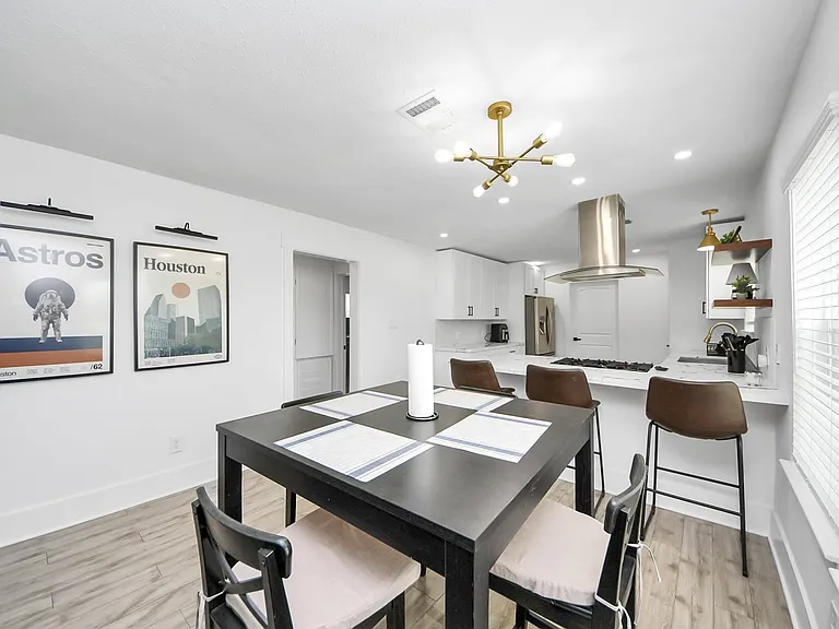 7003 Darien St — Photo 13
