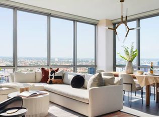 164 N Peoria St #1402, Chicago, IL 60607