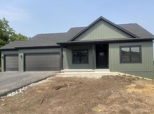 305 Teri Lee Ln, Orfordville, WI 53576