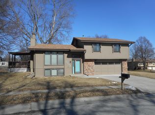 16006 Arbor St, Omaha, NE 68130