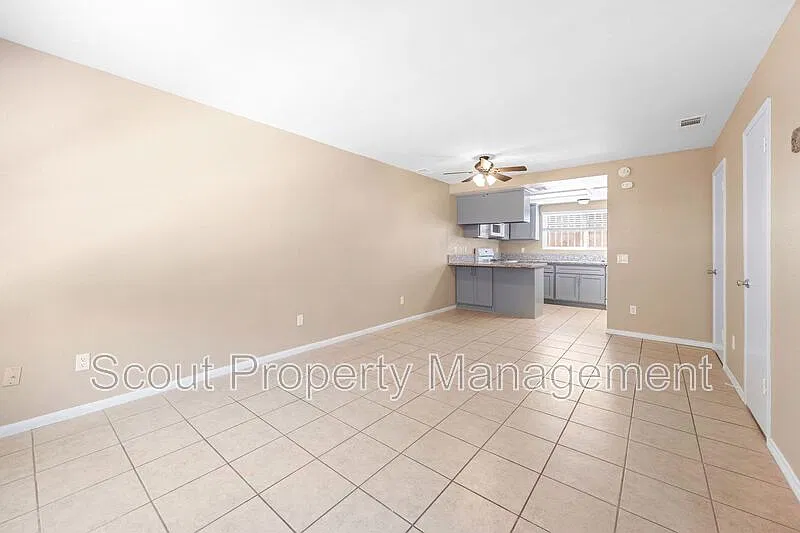2 bed, 1.5 bath, 910 sqft, $1,950 — Photo 4