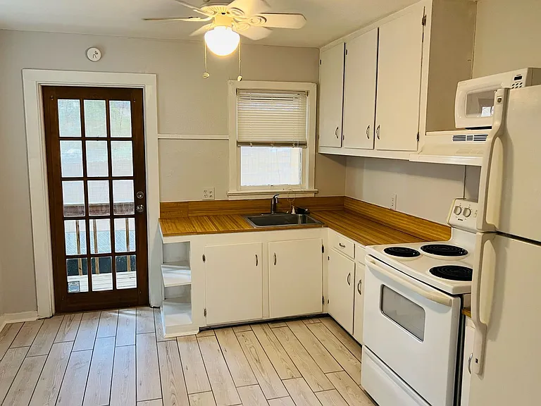 19 Highland St — Photo 2