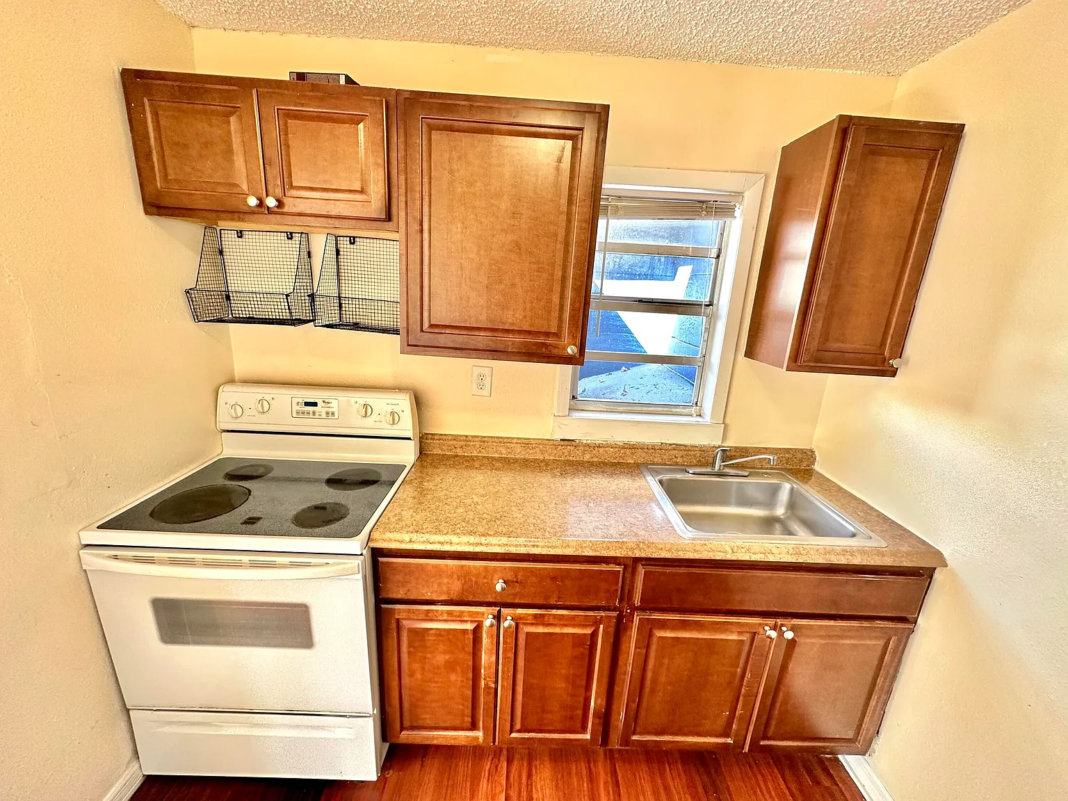 1 bed, 1.0 bath, 600 sqft, $1,695 — Photo 3