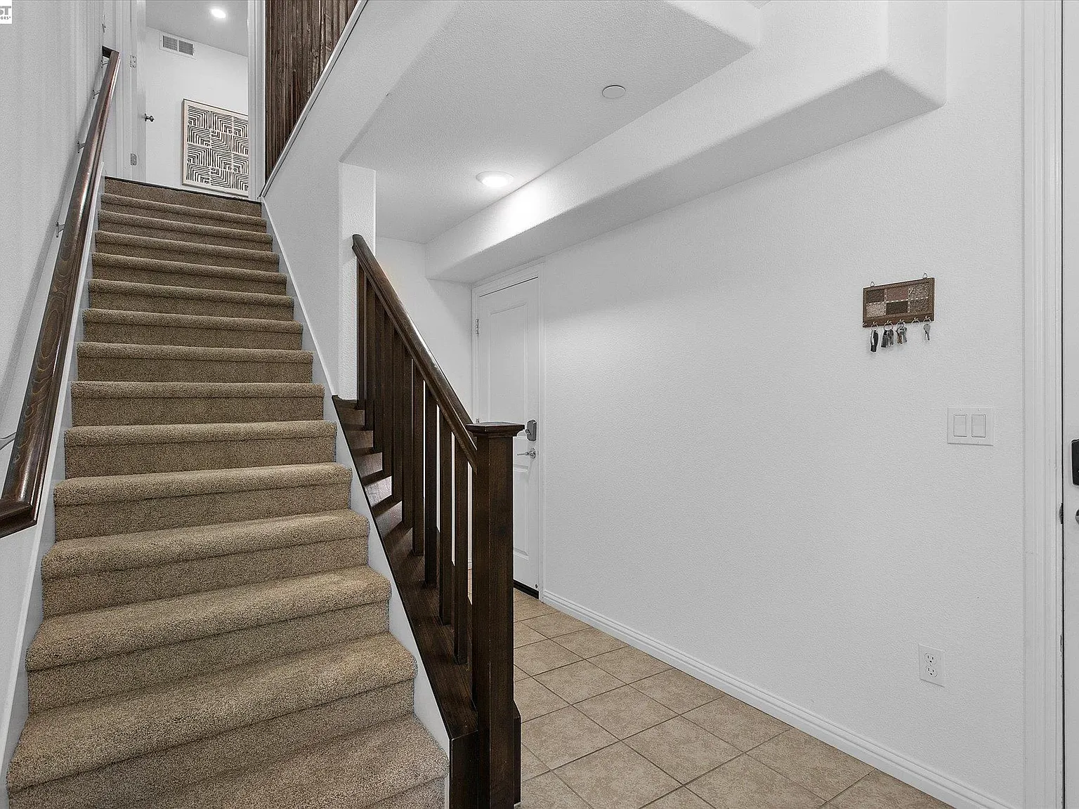 3 bed, 1400 sqft, $4,300 — Photo 4