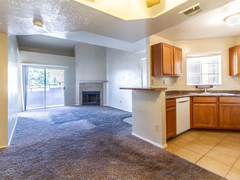 3845 E Greenway Rd #213