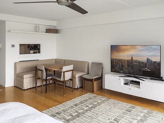 Rented by Barshay Brokerage | media 5