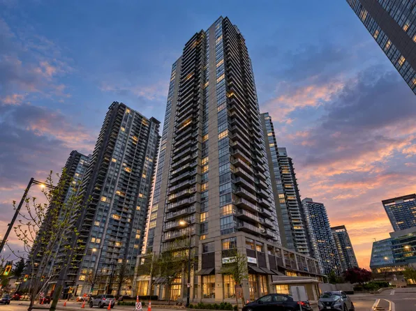 9981 Whalley Blvd #1209, Surrey, BC V3T 0G6