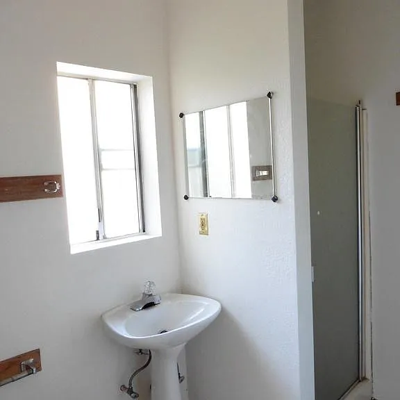 5723 Stansbury Ave — Photo 19