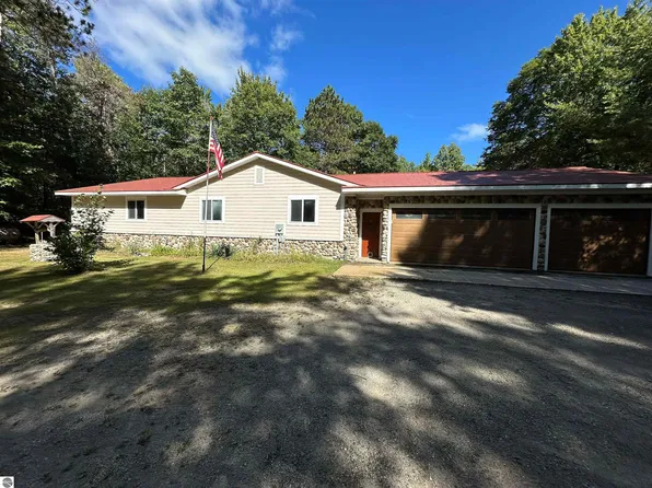 11929 Lake Valley Rd NE, Kalkaska, MI 49646