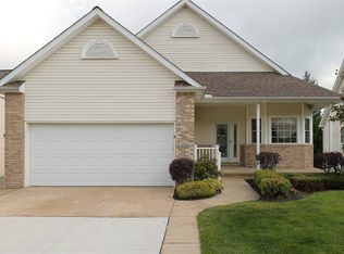 6595 Meadowland Cir #8, Erie, PA