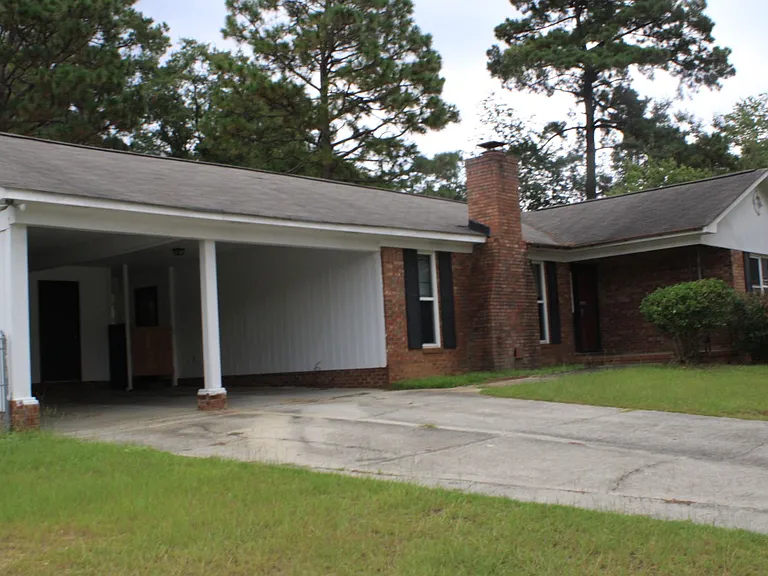 3726 Crest Dr — Photo 3