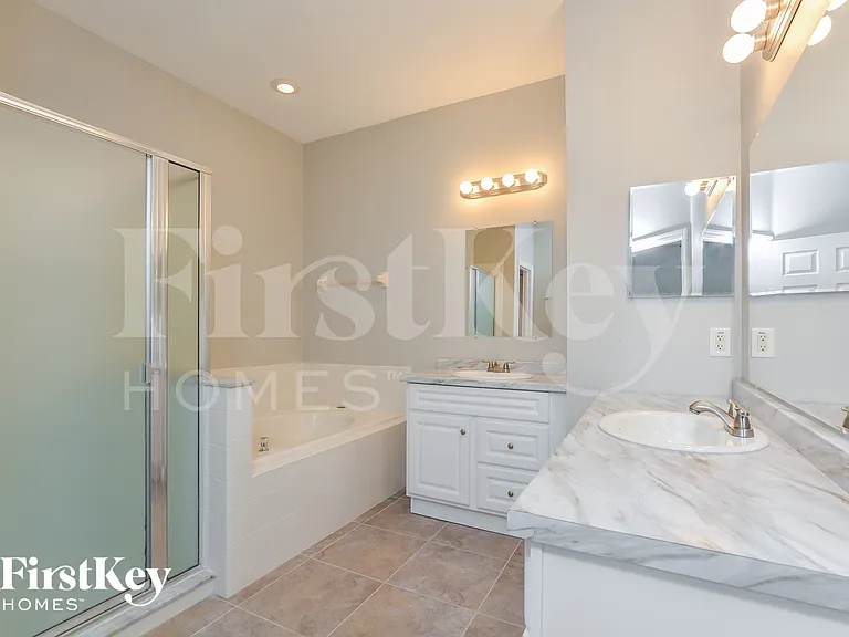 10020 Savannah Bluff Ln — Photo 8