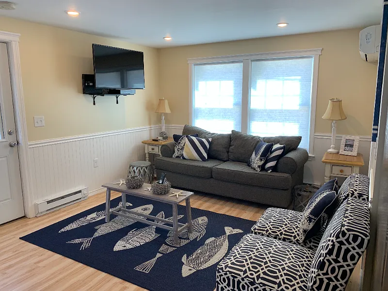 3 bed, $2,200 — Photo 3