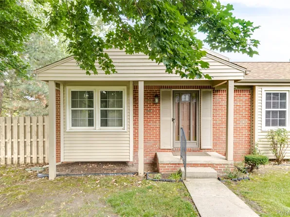 24706 Bashian Dr, Novi, MI 48375