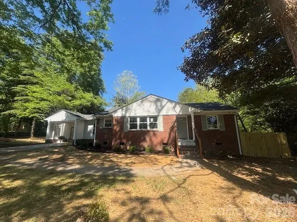 137 Birchwood Dr, Charlotte, NC 28214