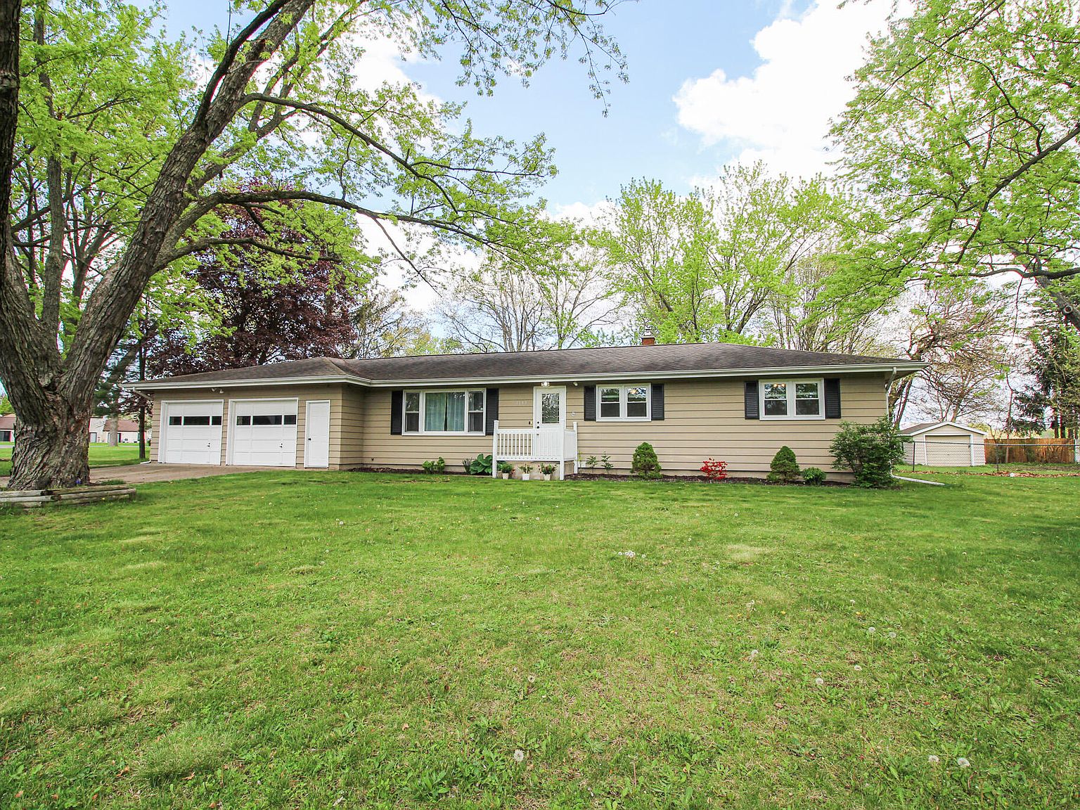 1133 Blossom Dr, Three Rivers, MI 49093 | Zillow