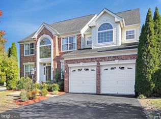 2817 Compass Cir, Woodbridge, VA 22191