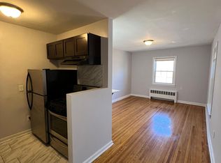 4 Beaumont Pl, Newark, NJ 07104