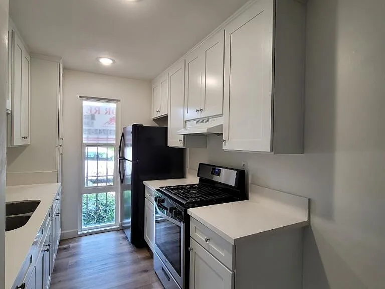 10840 Hortense St #2 — Photo 1