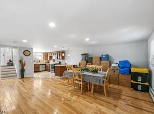 31 Williams Trl, Hopatcong, NJ 07843