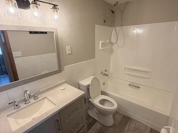 6909 Lakeview Dr, Lino Lakes, MN 55014