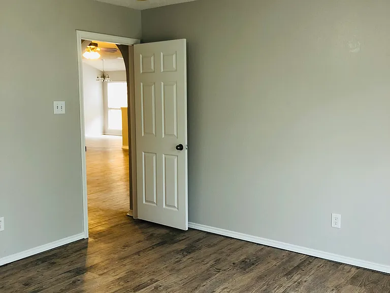 1st Guest bedroom