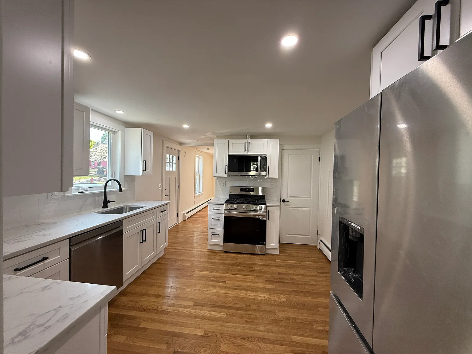 2 bed, 1000 sqft, $3,500 — Photo 1