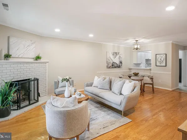 1114 N Taylor St APT A, Arlington, VA 22201