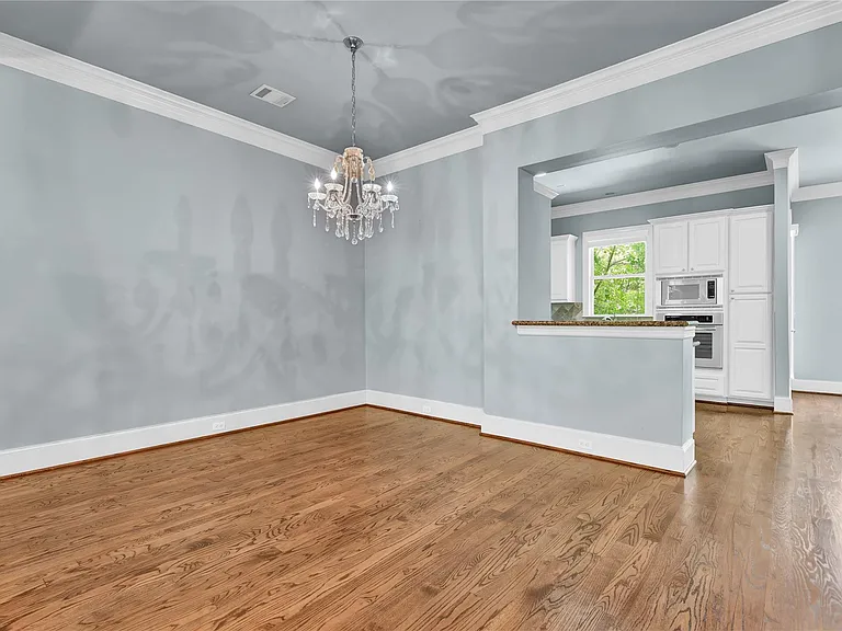 4631 Regent Manor Dr — Photo 6