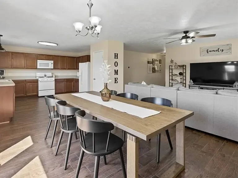 16535 Burnell Oaks Ln — Photo 8