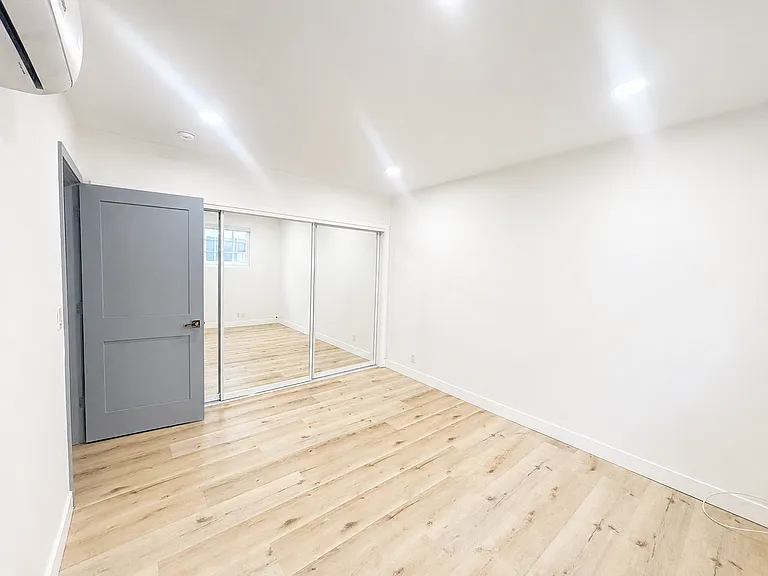 835 S Sherbourne Dr #3 — Photo 11