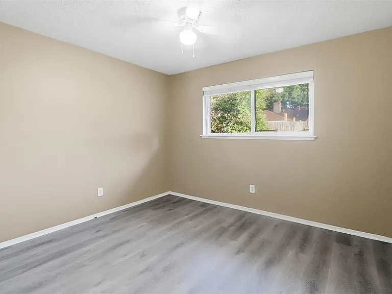 21131 Park Brook Dr — Photo 15