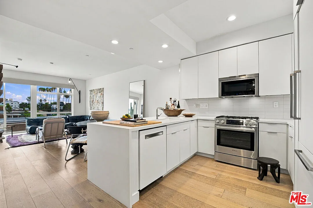 1 bed, 1.0 bath, 870 sqft, $3,900 — Photo 4