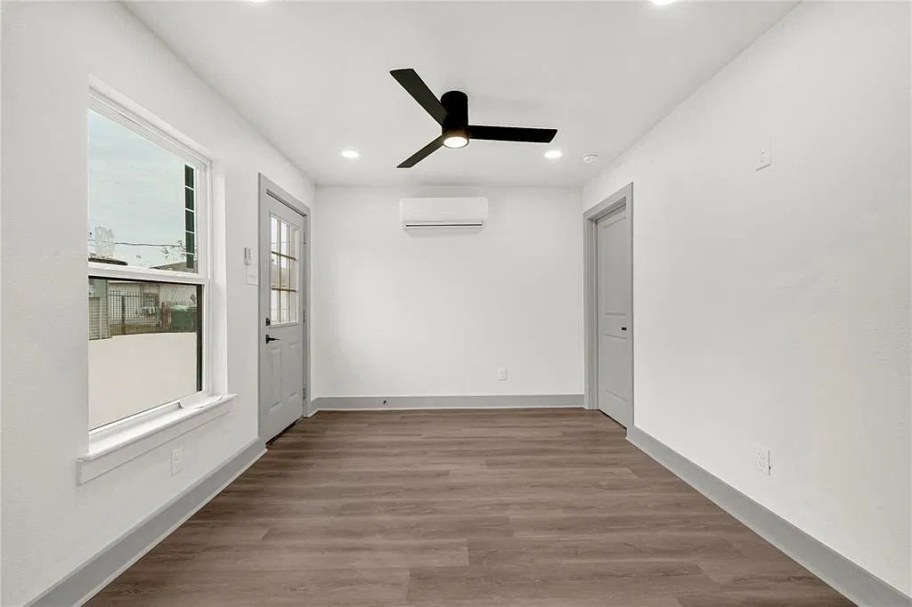 2 bed, 1.0 bath, 500 sqft, $1,400 — Photo 2