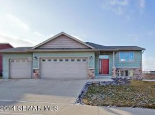 4983 Castleview Dr NW, Rochester, MN 55901