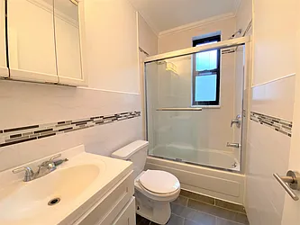 Rented by Silver Line Realty Group NY LLC