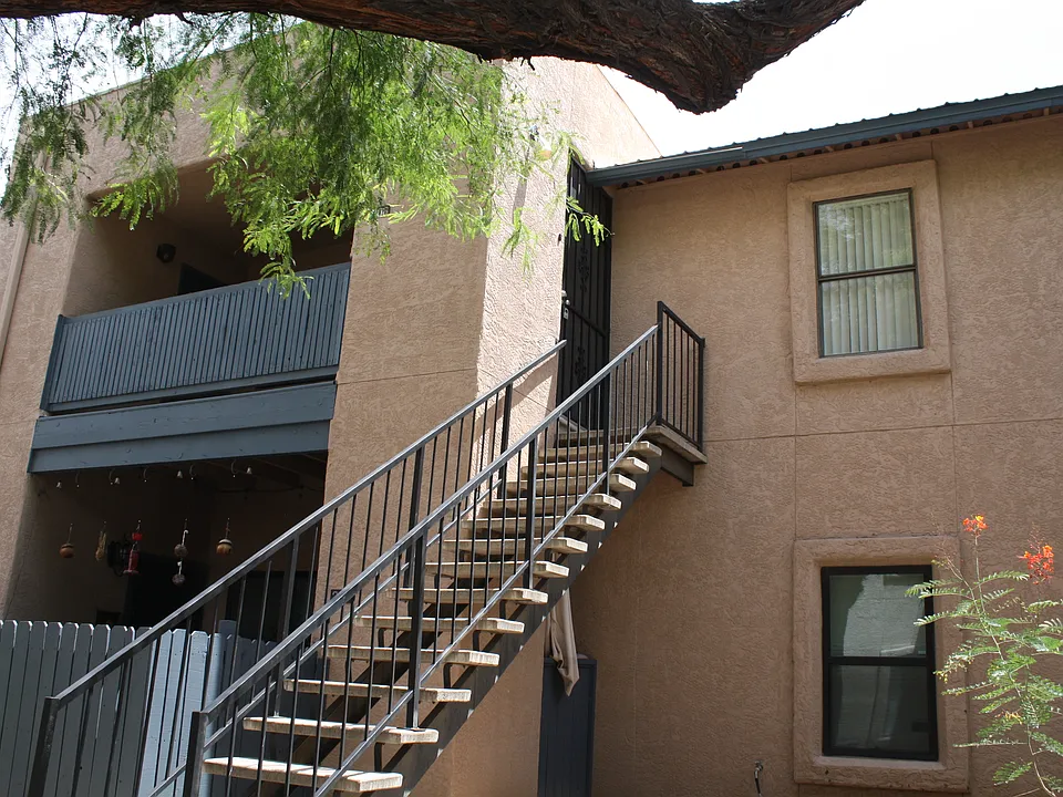 8080 E Speedway Blvd #208