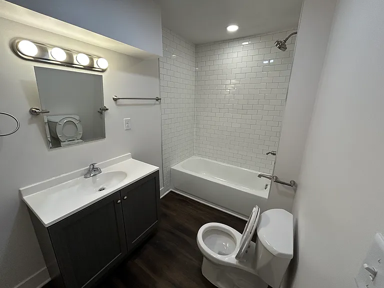238 Everett Ave — Photo 3