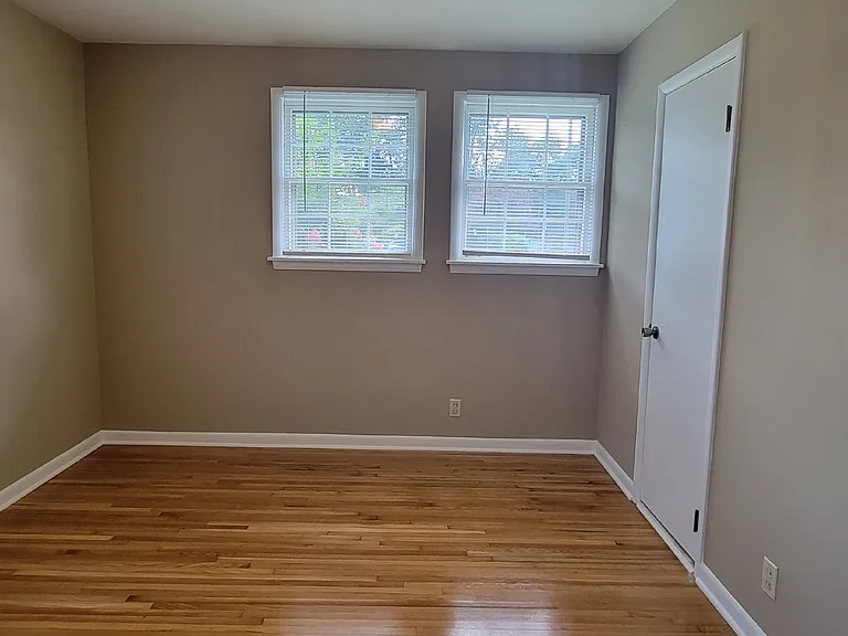 6408 Robinhood Ln NW — Photo 21