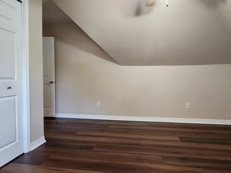 3829 Versailles Ct — Photo 17