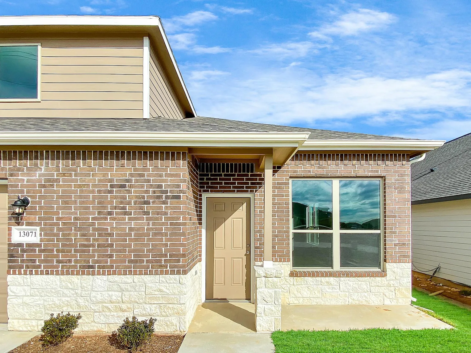 4 bed, 2.5 bath, 1994 sqft, $2,150 — Photo 4