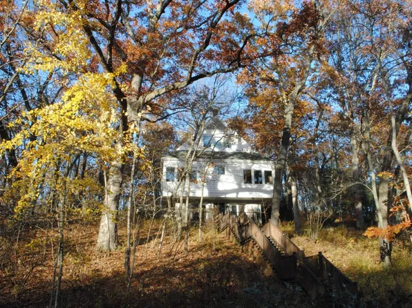 120 E Beachview Ave, Beverly Shores, IN 46301