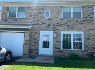 1165 Robin Dr #1165, Carol Stream, IL 60188