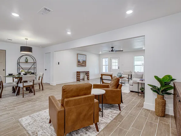 802 Tarrant Dr, Euless, TX 76039