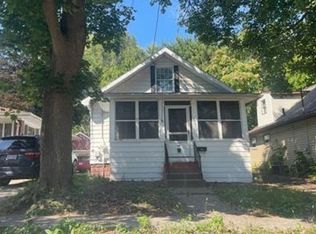 1718 Donora St, Lansing, MI 48910