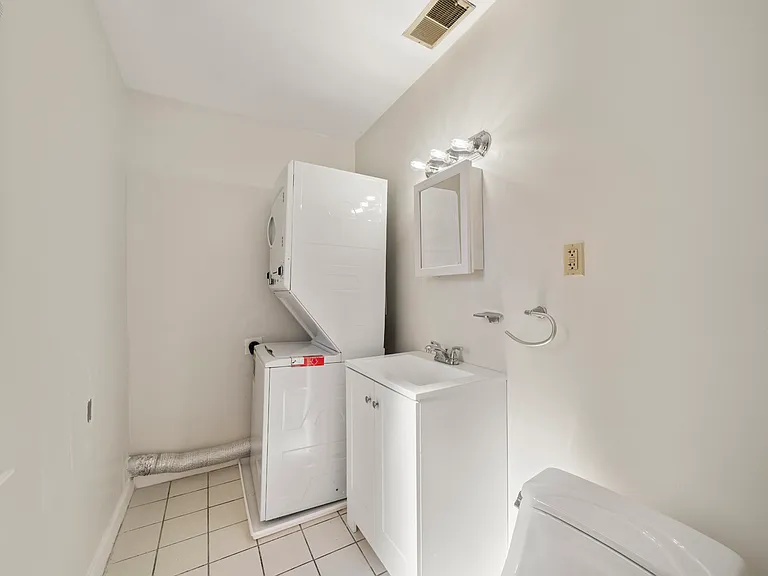 1023 Morningside Ln #2 — Photo 13