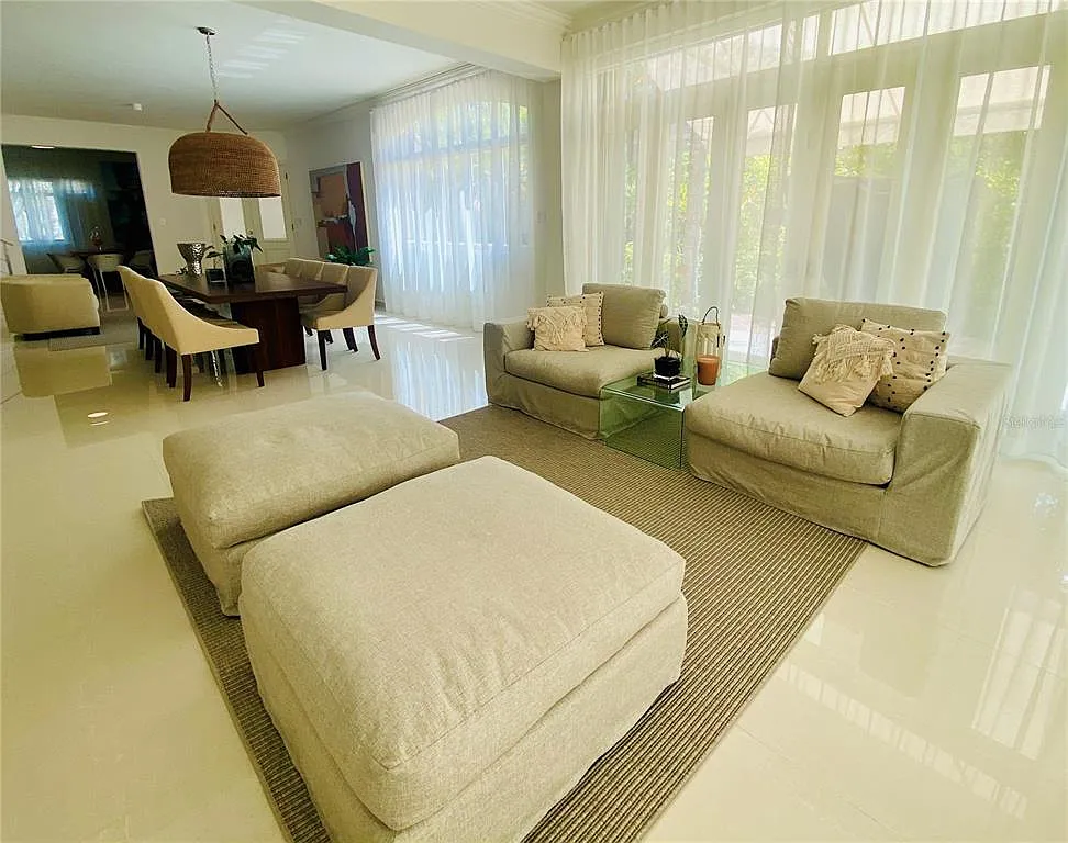 3 bed, 4.0 bath, 3245 sqft, $22,000 — Photo 4